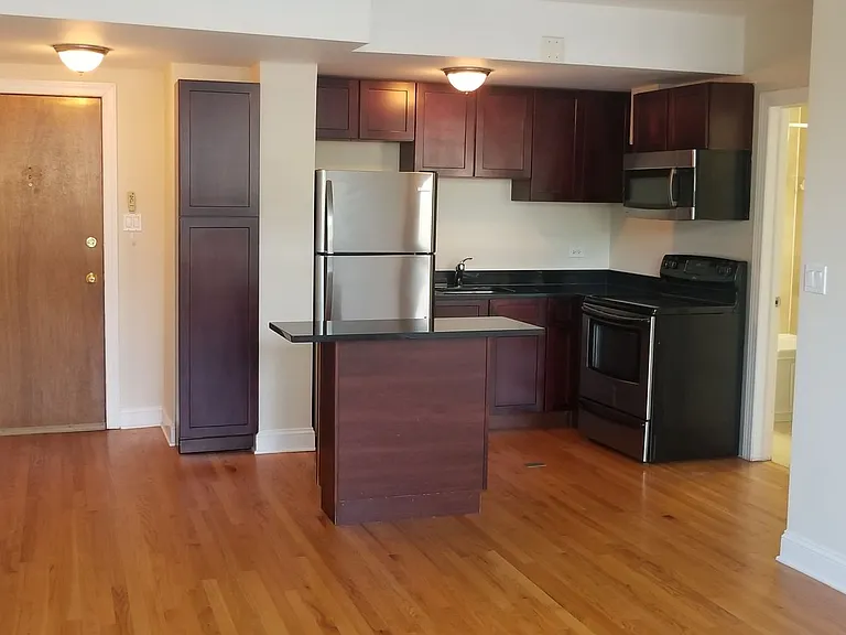 4180 Marine Terrace Apartments — Photo 67
