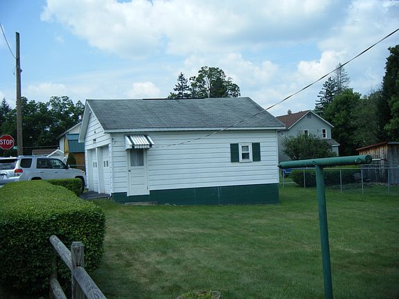 3rd image of 413 Mabel St
