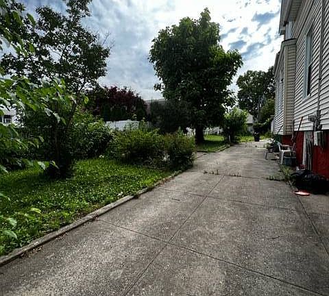 4th image of 1287 Crosby Ave