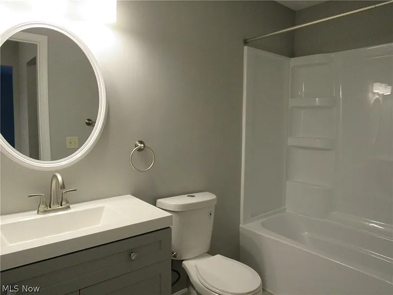7155 Auburn Rd — Photo 11
