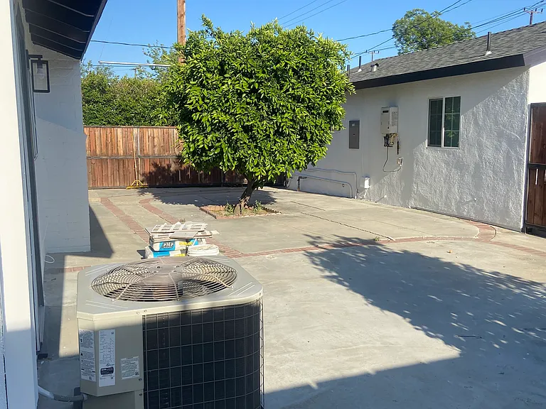 22700 Cantlay St — Photo 37