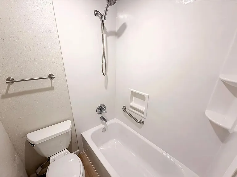 315 Floravista Dr — Photo 7