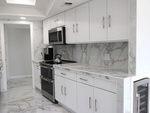 4th image of 11811 Ave Of The Pga #3-2f