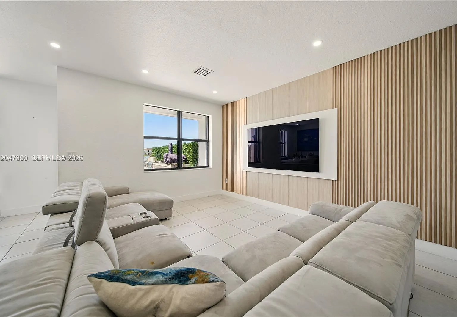 Enclave South Phase 1 — Photo 1
