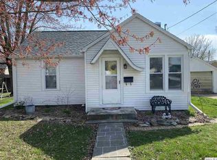 220 E Washington St, Mt Sterling, IL 62353