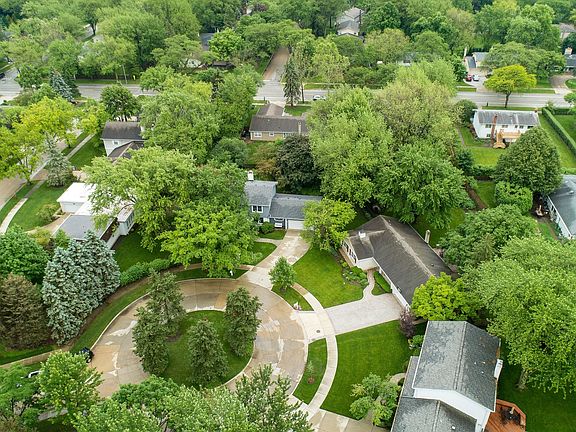 5th image of 1126 Crestwood Dr