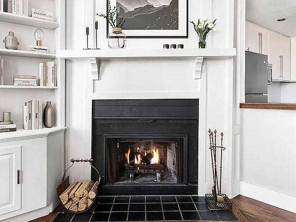 2nd image of 170 John St Penthouse C