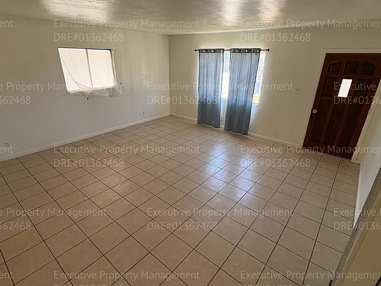 820 Moore St — Photo 13