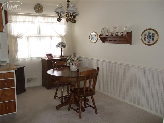 4th image of 526 Juniper Dr