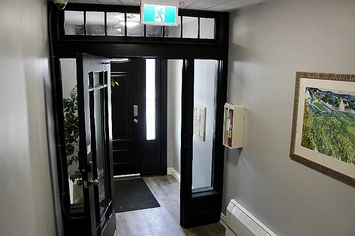 590 Main St E #1 — Photo 15