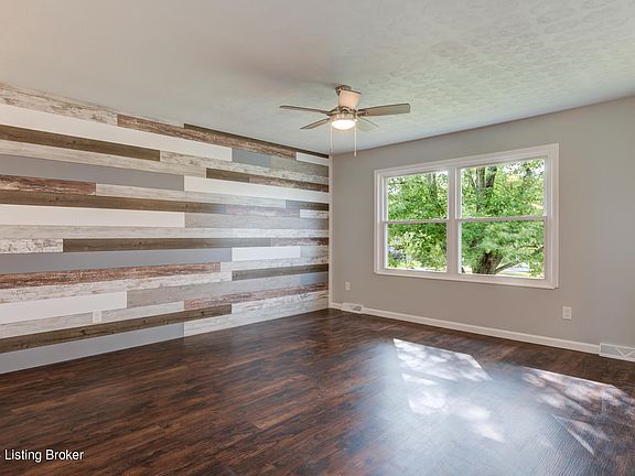 5th image of 934 Woods Hollow Dr