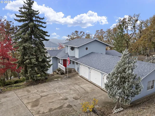 1495 SE Parkwood Dr, Roseburg, OR 97470