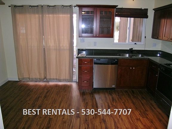 2nd image of 921 Macinaw Rd Unit 3