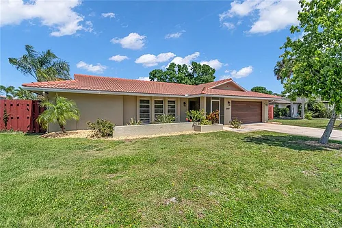 2921 Captiva Dr Photo 1