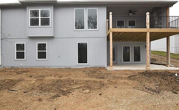 2nd image of 2412 Windmill Cir