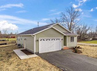 N1476 Chicago Dr, Genoa City, WI 53128