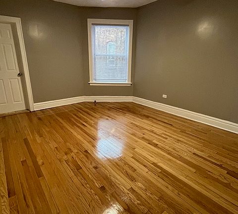 4th image of 7721 S Hermitage Ave #3