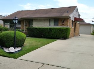 7529 Lake St, Morton Grove, IL