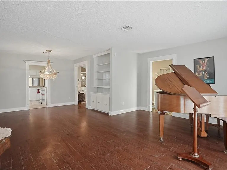 6826 Sahara Dr — Photo 17