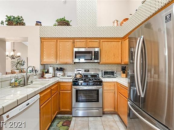 3rd image of 1644 Eagle Peak Way