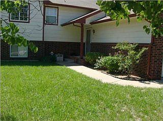 2nd image of 3609 N Governeour Cir