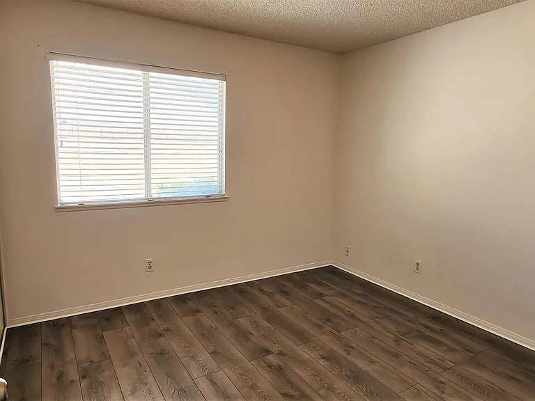 3219 W Avenue J4 — Photo 18