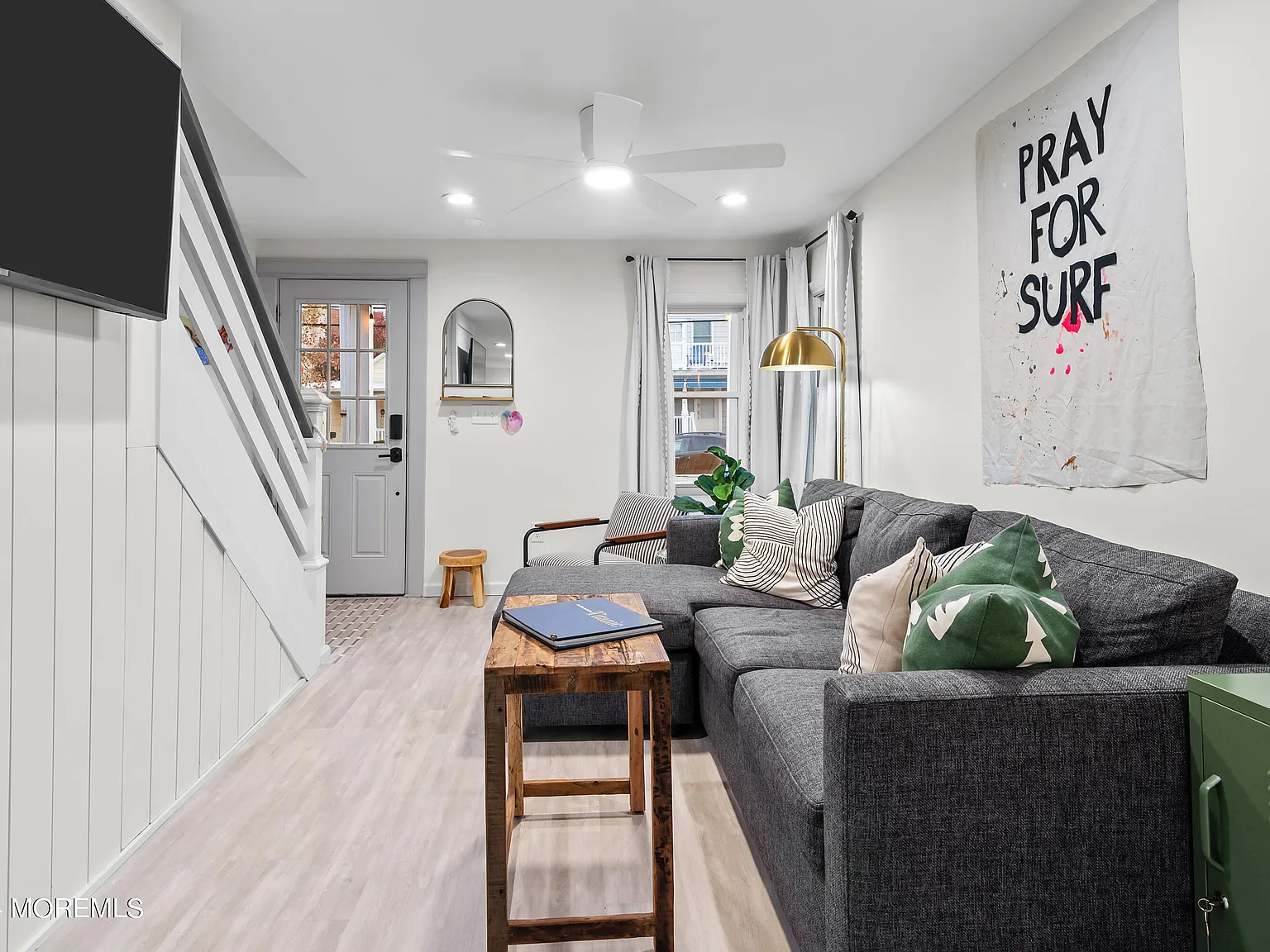 2 bed, 960 sqft, $2,300 — Photo 2