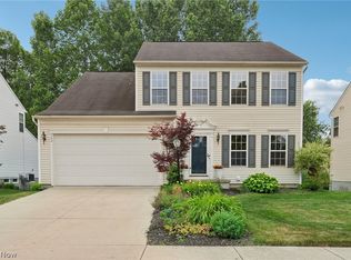 560 Brookline Ct, Northfield, OH 44067