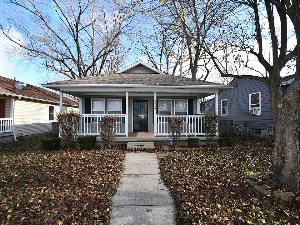 1st image of 1909 N Luett Ave