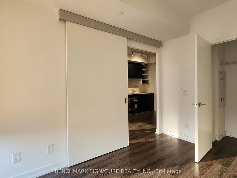 20 Edward St #2512 — Photo 17