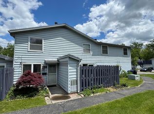702 Cherry Hollow Rd #E, Columbus, OH 43228