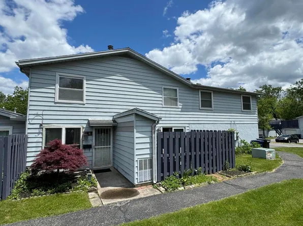 702 Cherry Hollow Rd #E, Columbus, OH 43228