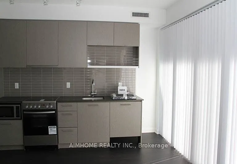 435 Richmond St W #505 — Photo 2