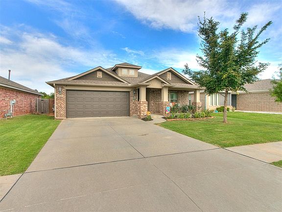 3rd image of 2721 Leopard Lily Dr