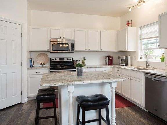 5th image of 128 Beresford Ln