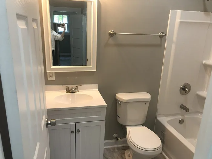 72 E New St #B — Photo 8
