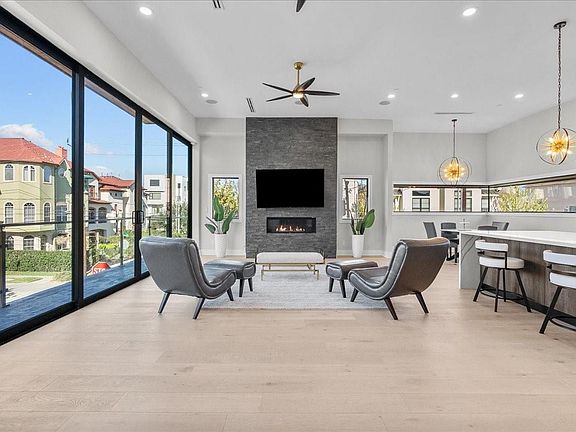 4th image of 516 Reinerman St