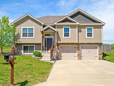 806 N Walnut St, Lone Jack, MO, 64070