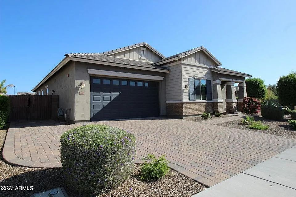 Building Photo - 480 E Torrey Pines Pl
