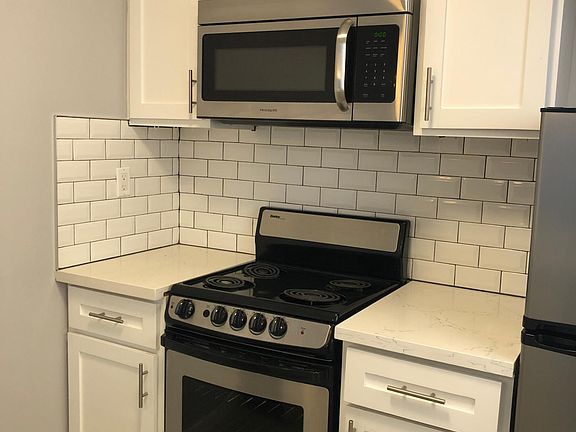 3rd image of 2427 4th St #205