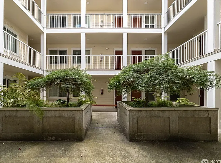 1001 N State St #306 — Photo 7