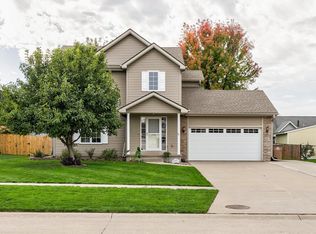 802 Cleveland Ave SE, Bondurant, IA 50035