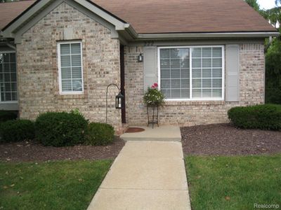 222 Countryside Ln, Highland, MI, 48357