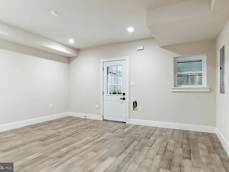 122 Randolph Pl NW #1 — Photo 8
