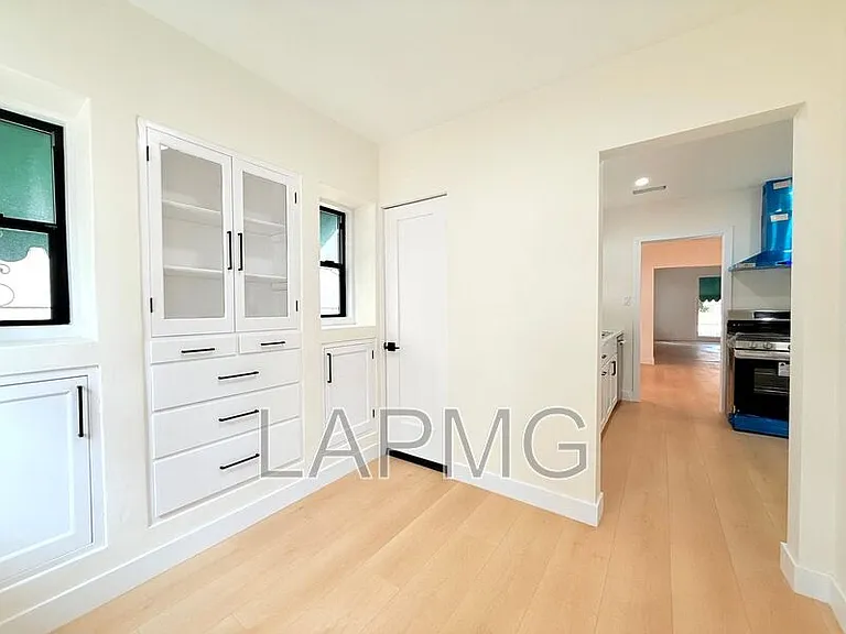 6130 Whitsett Ave #6132 — Photo 14