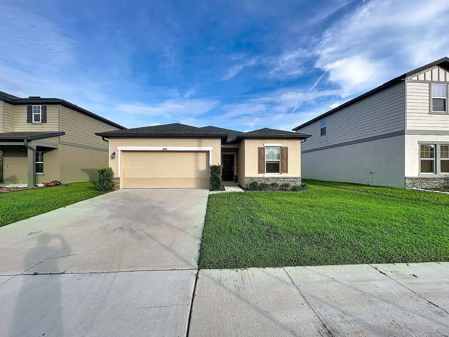 4 bed, 3.0 bath, 1912 sqft, $2,345 — Photo 4