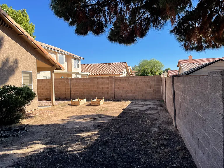 8949 W Kathleen Rd — Photo 28
