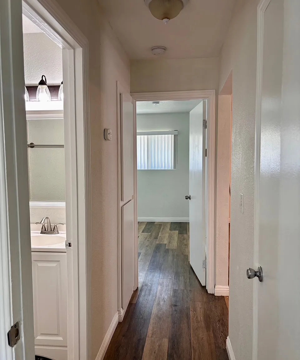 2 bed, 806 sqft, $2,495 — Photo 3