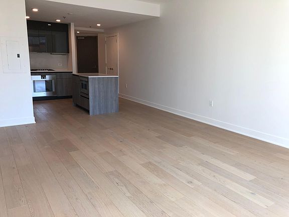4th image of 201 Folsom St APT 7