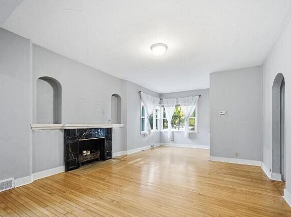 5th image of 403 14th St S